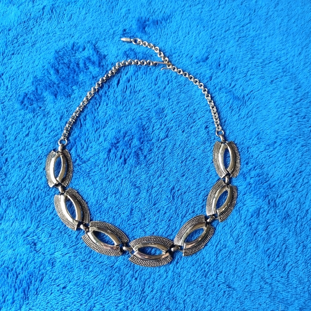 Vintage Oval Textured Link Cut Out Adjustable Hook Brutalist Choker Necklace